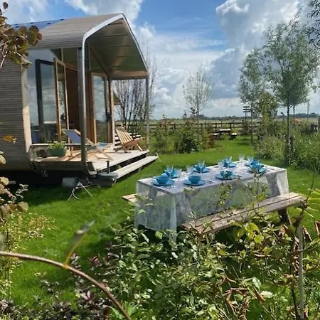 Centrally Located Luxury Family With Views And Garden 別荘 Oud Ade