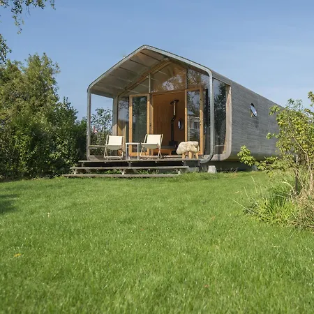 Centrally Located Luxury Family With Views And Garden Oud Ade